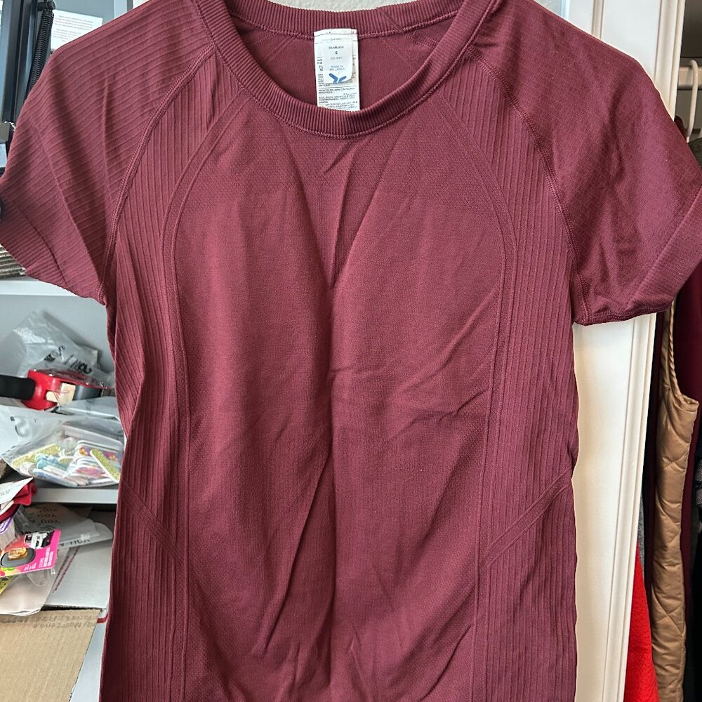 Women's Maroon Old Navy Athletic Top Size S